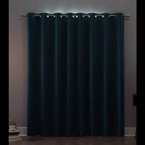 NWOT Blueish green theater quality curtain